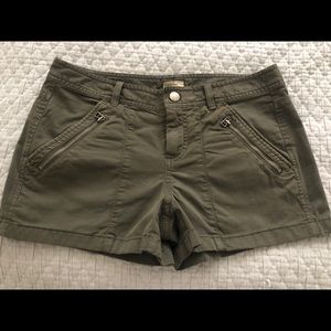 Hinge size 4 shorts